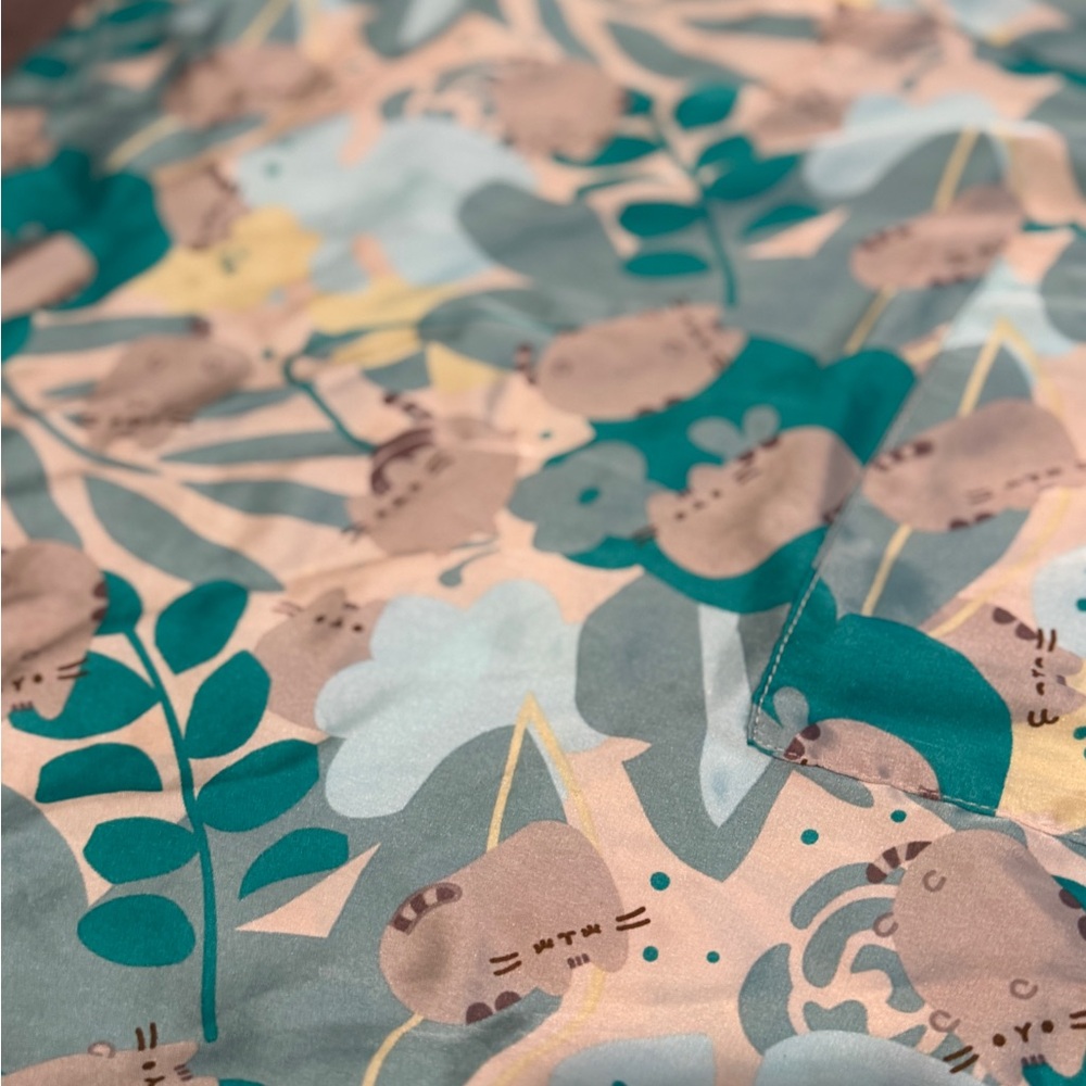 Pusheen Tropical Print Robe - Picture 5 of 6